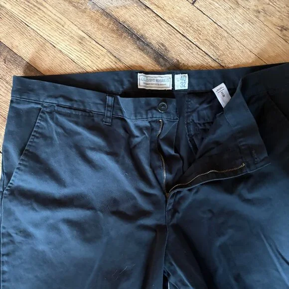Old Navy Men’s Classic Khaki Pants Size Waist Size 40 L 32, Navy Color. - Picture 2 of 7